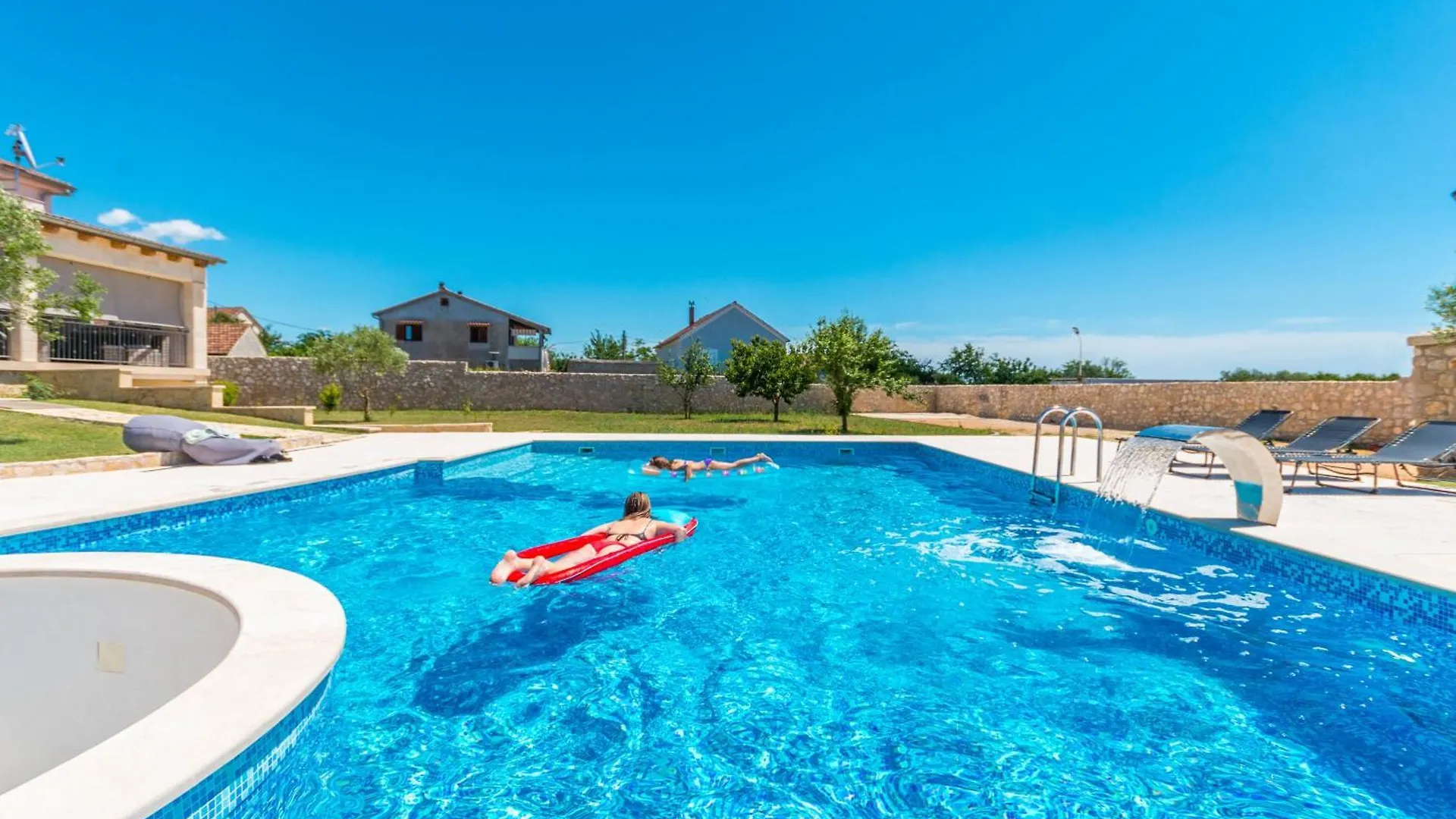 Elischeba Villa Brkic